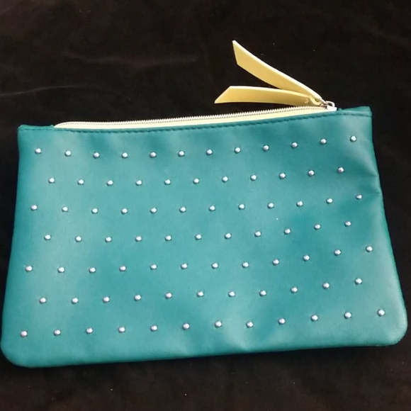 Make-Up Bags - Picture 2 of 7